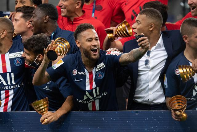 足总杯夺冠赔率:曼城2.75第1 曼联1赔11难卫冕